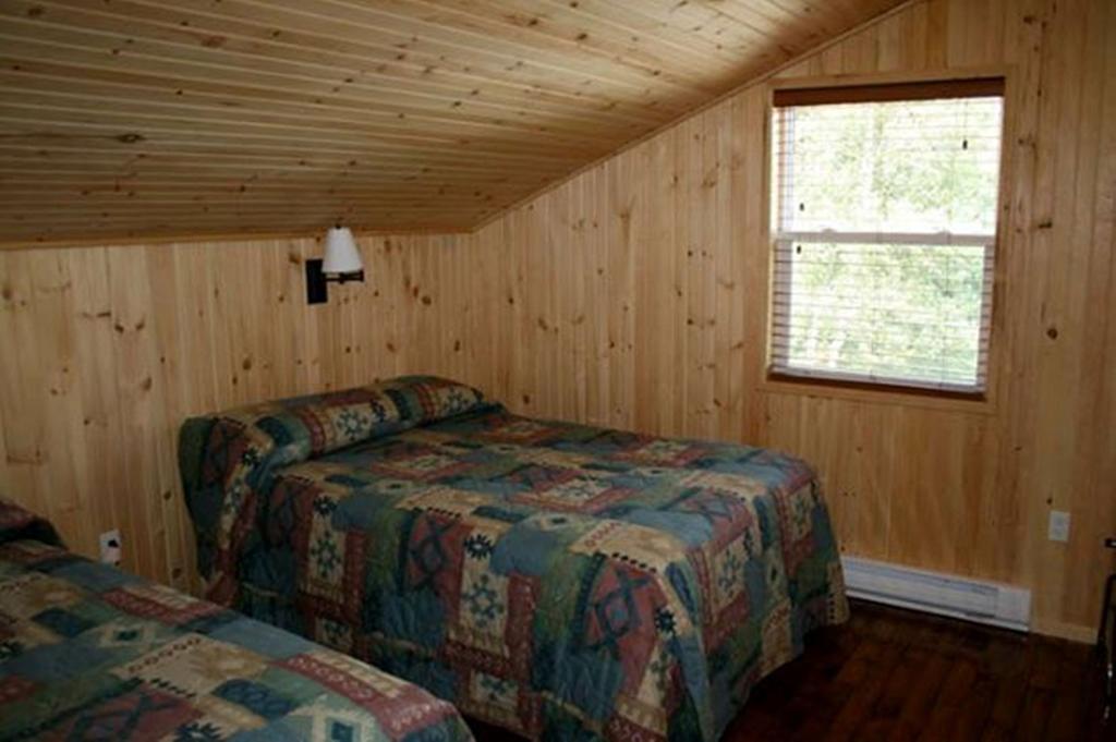 Lanes Riverhouse Inn & Cottages Montague Rom bilde