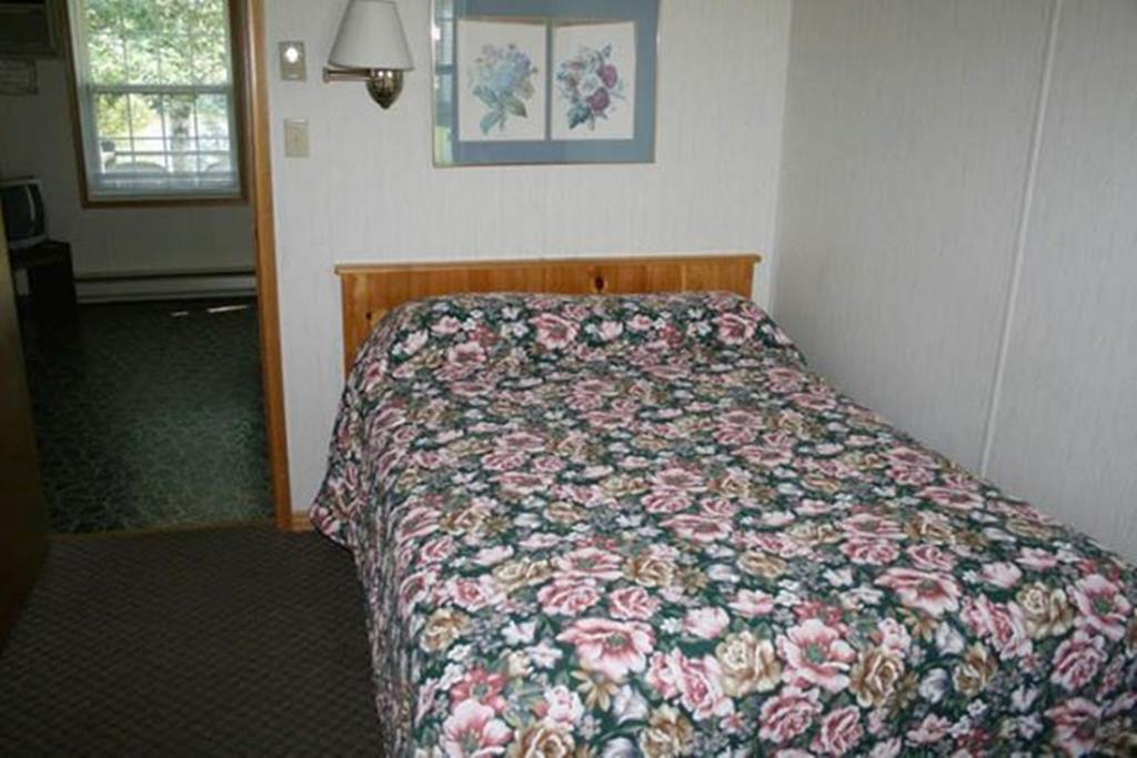 Lanes Riverhouse Inn & Cottages Montague Rom bilde
