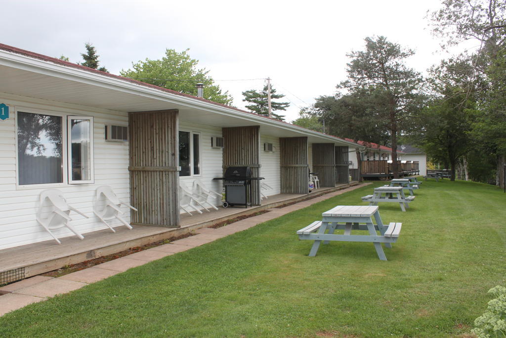 Lanes Riverhouse Inn & Cottages Montague Rom bilde